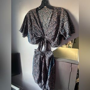 Earthbound romper with circle middle